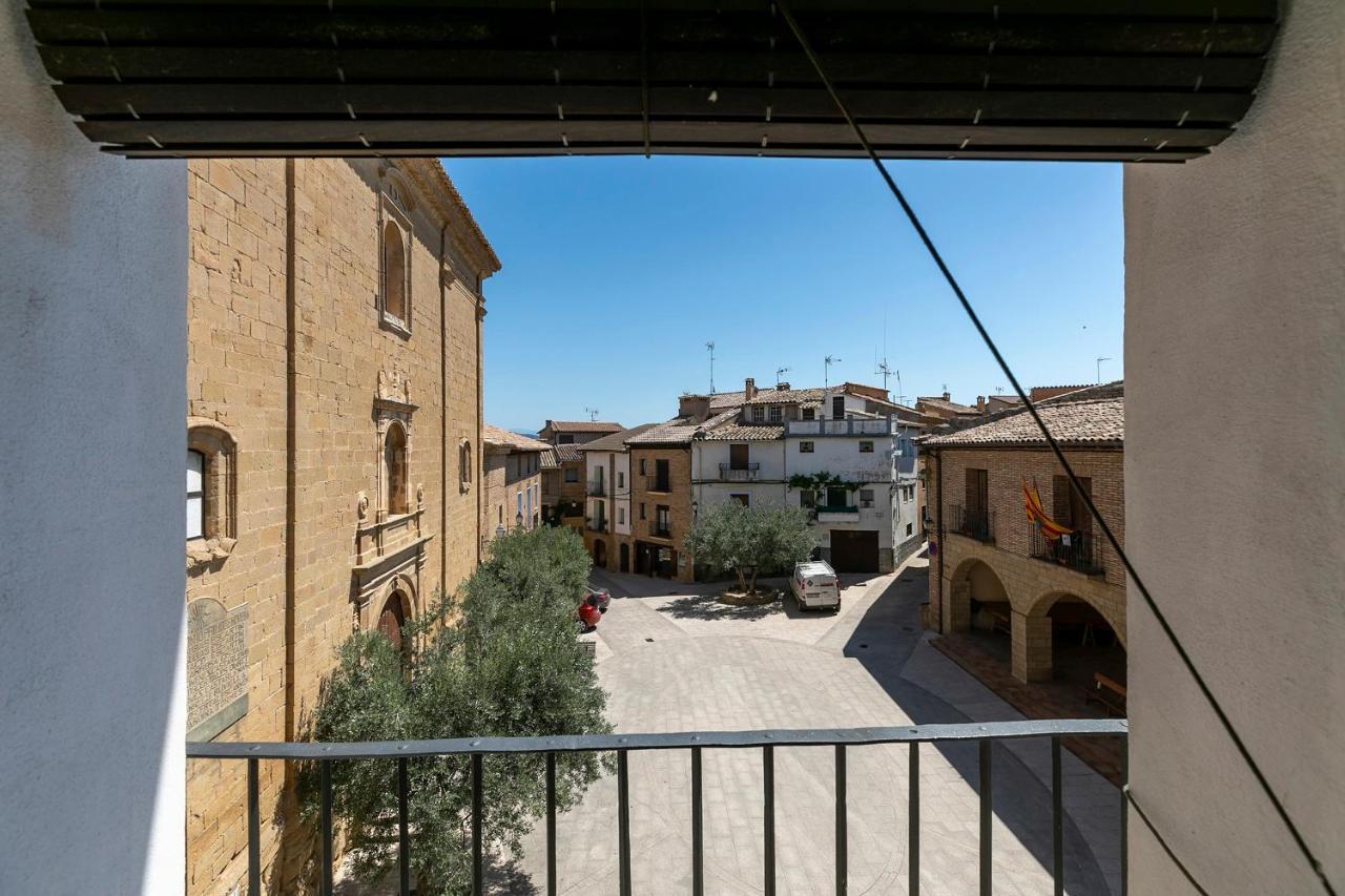 Apartamentos Vino Tinto Y Restaurante Tomate Rosa Adahuesca Zewnętrze zdjęcie