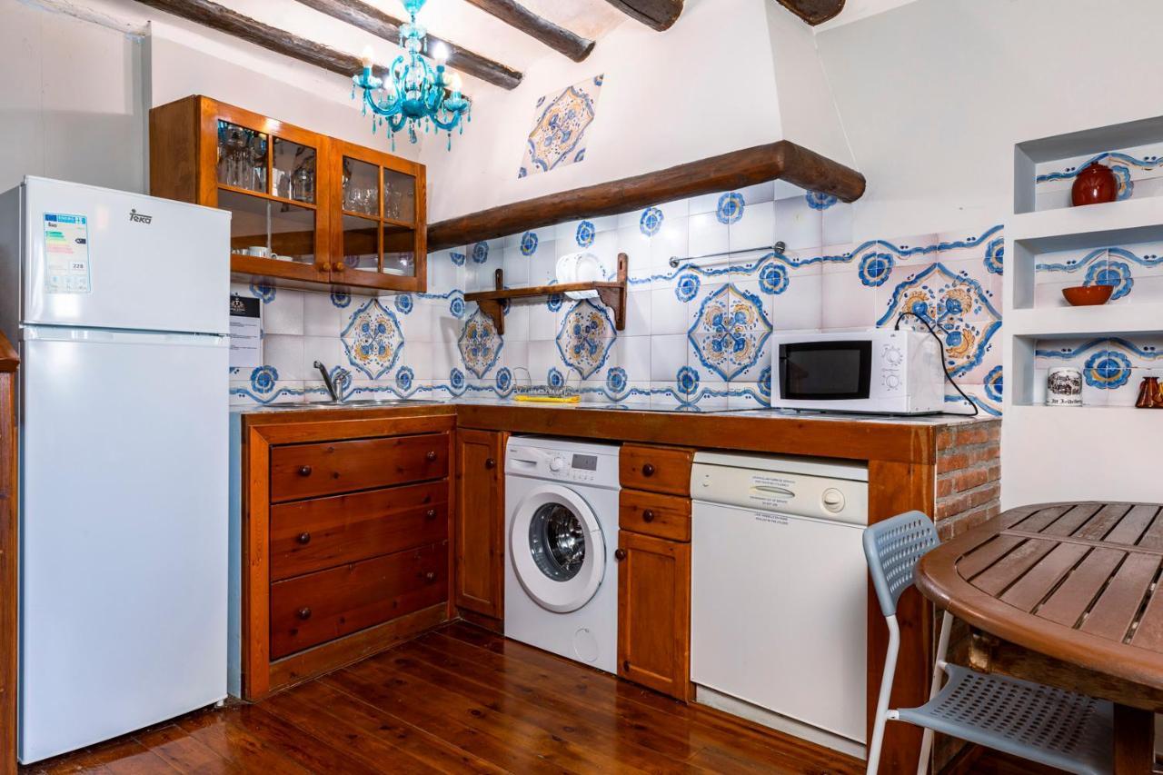 Apartamentos Vino Tinto Y Restaurante Tomate Rosa Adahuesca Zewnętrze zdjęcie