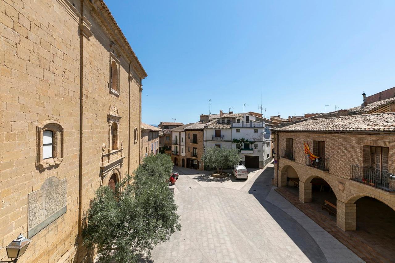 Apartamentos Vino Tinto Y Restaurante Tomate Rosa Adahuesca Zewnętrze zdjęcie