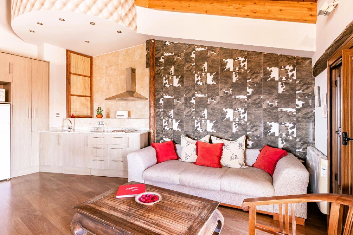 Apartamentos Vino Tinto Y Restaurante Tomate Rosa Adahuesca Zewnętrze zdjęcie