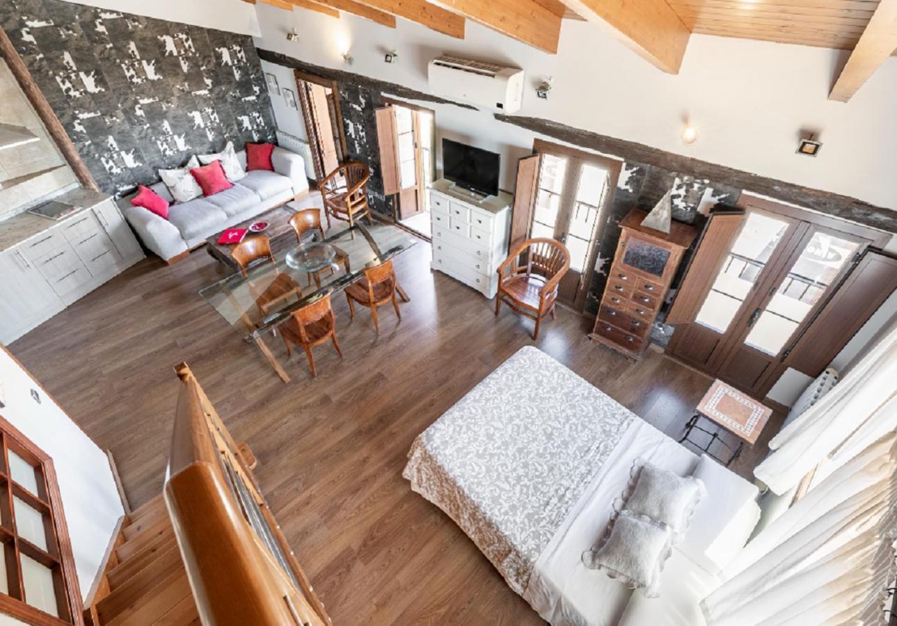 Apartamentos Vino Tinto Y Restaurante Tomate Rosa Adahuesca Zewnętrze zdjęcie