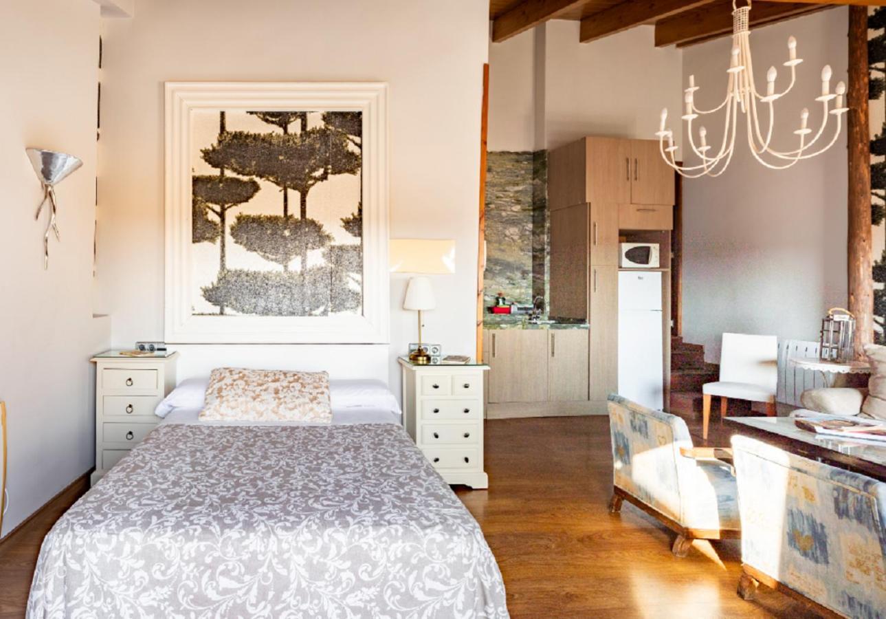 Apartamentos Vino Tinto Y Restaurante Tomate Rosa Adahuesca Zewnętrze zdjęcie