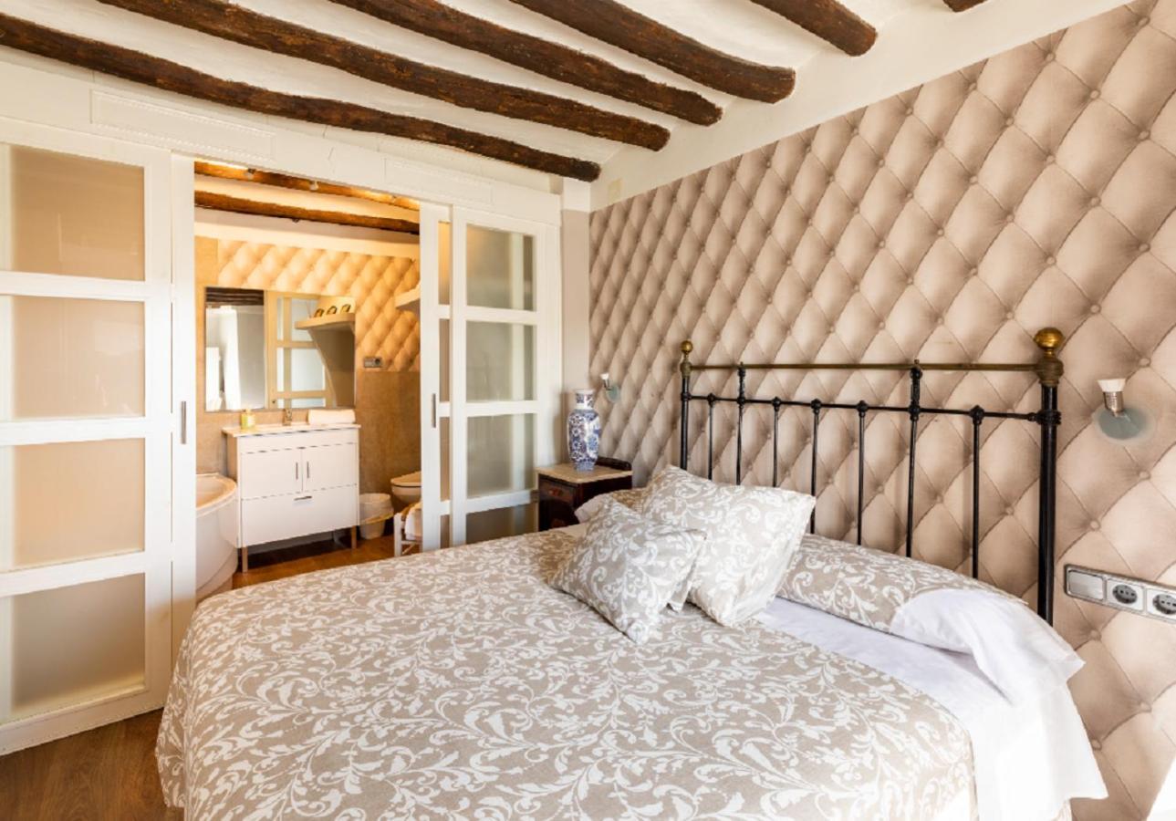 Apartamentos Vino Tinto Y Restaurante Tomate Rosa Adahuesca Zewnętrze zdjęcie