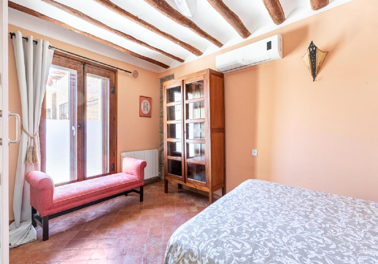 Apartamentos Vino Tinto Y Restaurante Tomate Rosa Adahuesca Zewnętrze zdjęcie